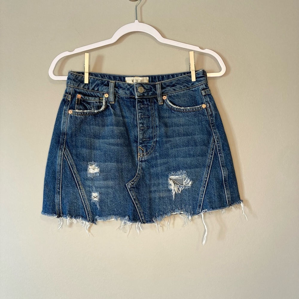 We the Free Distressed Denim Skirt S (25) sexy. Raw Hem Button Fly